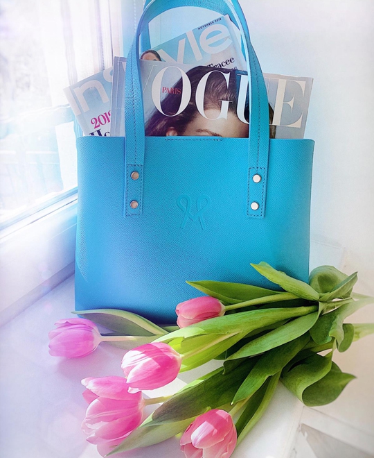 tavasz kék táska